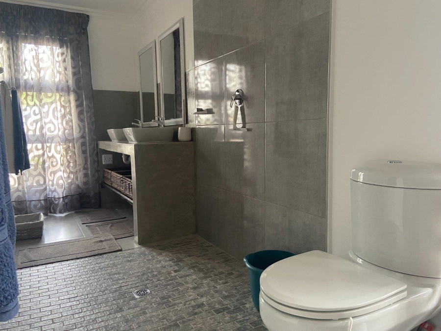 3 Bedroom Property for Sale in Wavecrest Eastern Cape